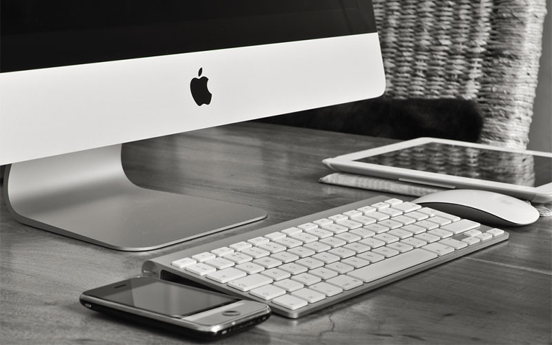 iMac Desktop: Apple accessories